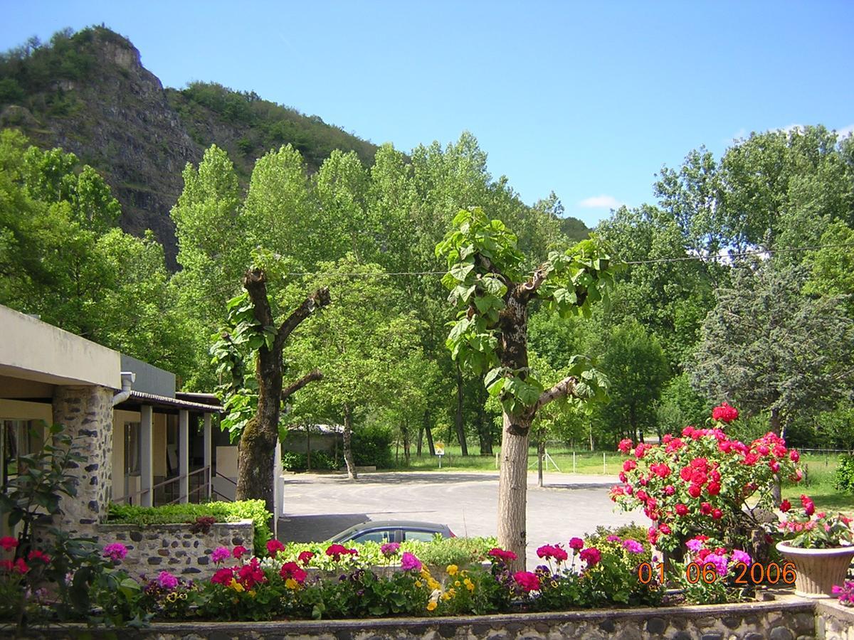 Le Relais De Boralde Hotel Espalion Kültér fotó